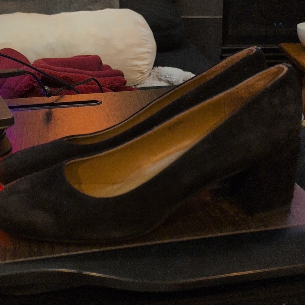 MARGAUX Women's Black Suede Round Toe Block Heel Slip-On Pumps Patent Trim